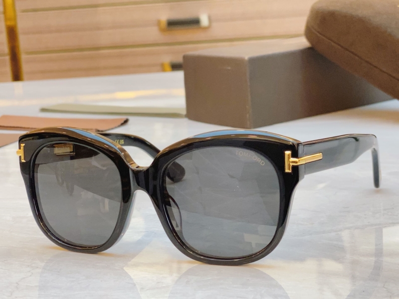 TOM FORD
